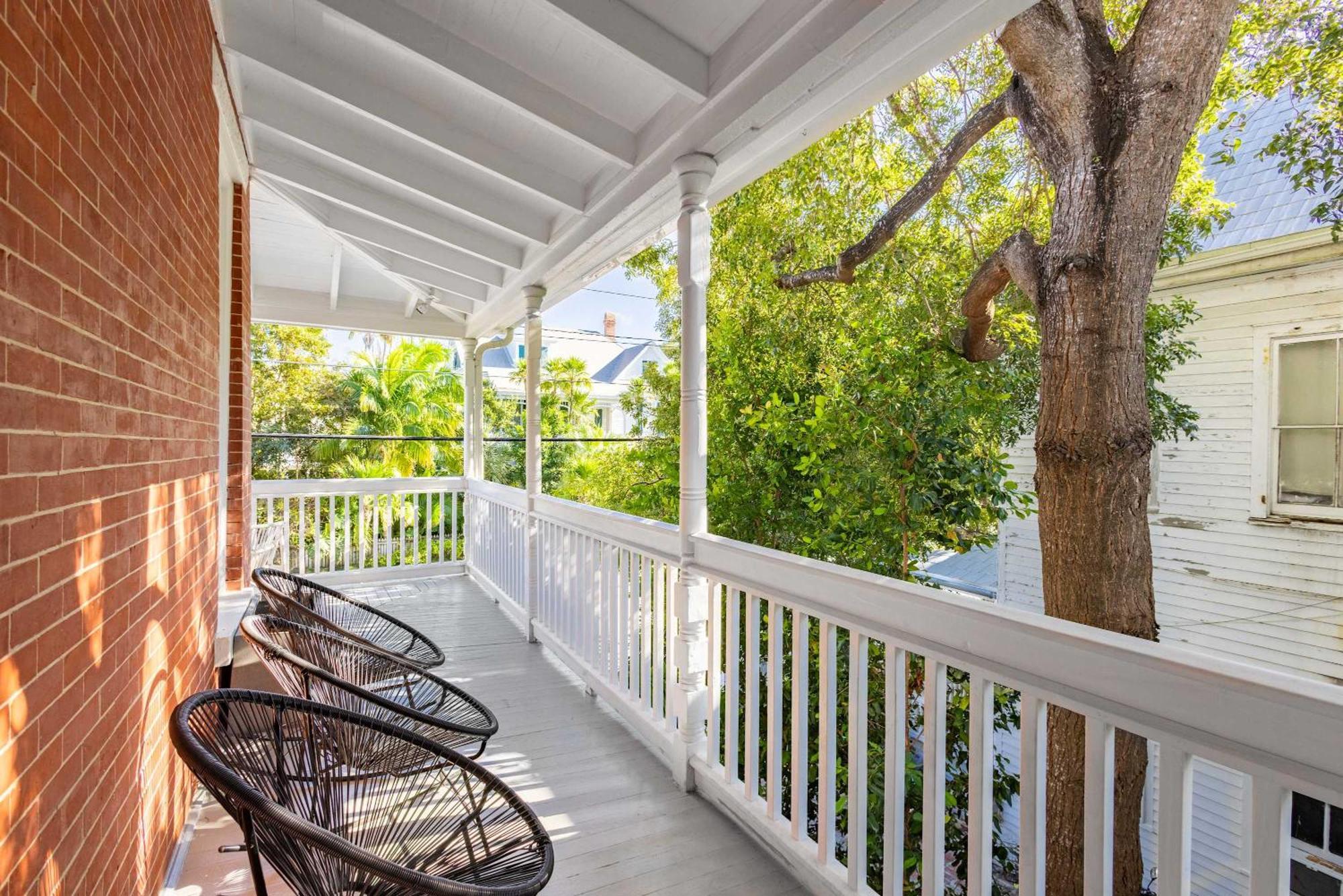 Takeover At The Grand Maloney Key West Exterior foto
