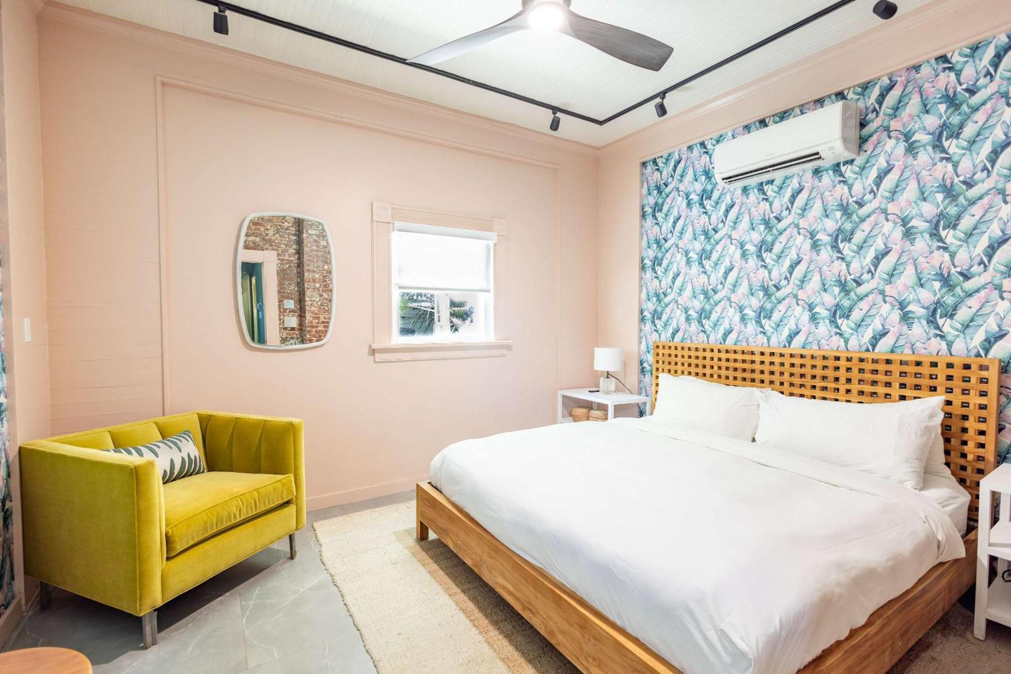 Takeover At The Grand Maloney Key West Exterior foto